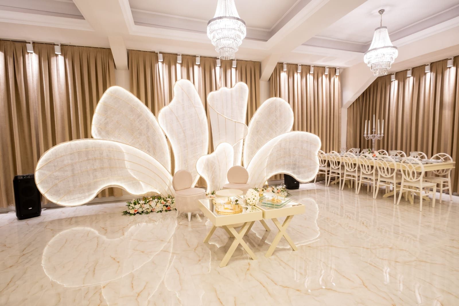 Parla Exclusive Davet